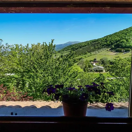 Lägenhet Residenza Maesta Del Picchio-il Cielo *