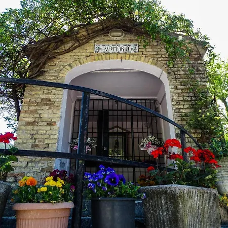 Residenza Maesta Del Picchio-il Cielo 公寓